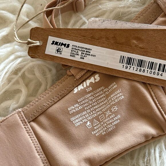 Skims Fits Everybody Strapless Bra Clay Size 30B - Picture 8 of 9